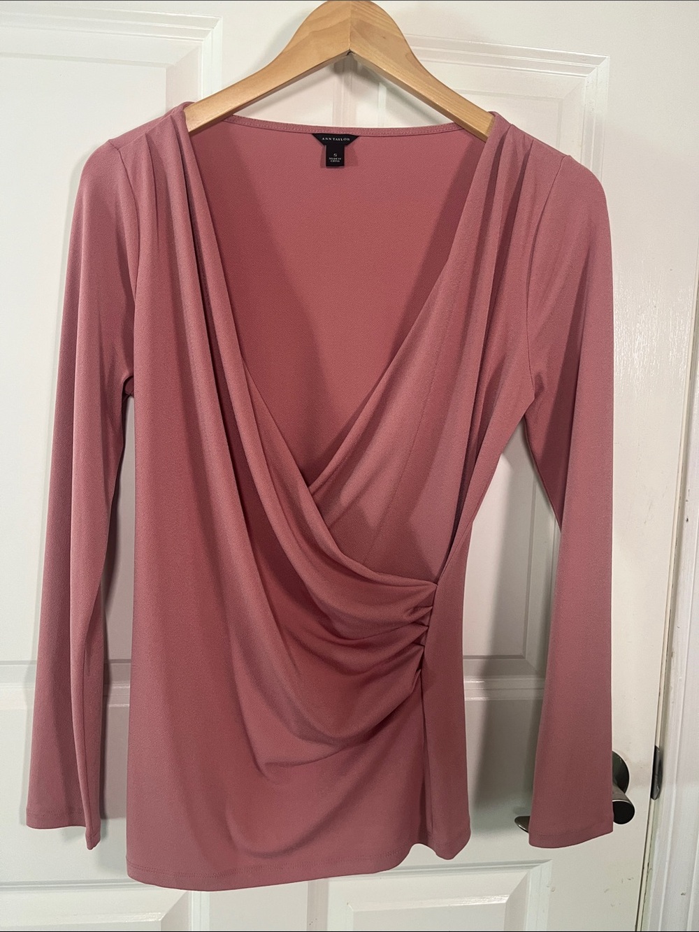 Ann Taylor faux wrap top, mauve, pink, long sleeve, stretch sz small